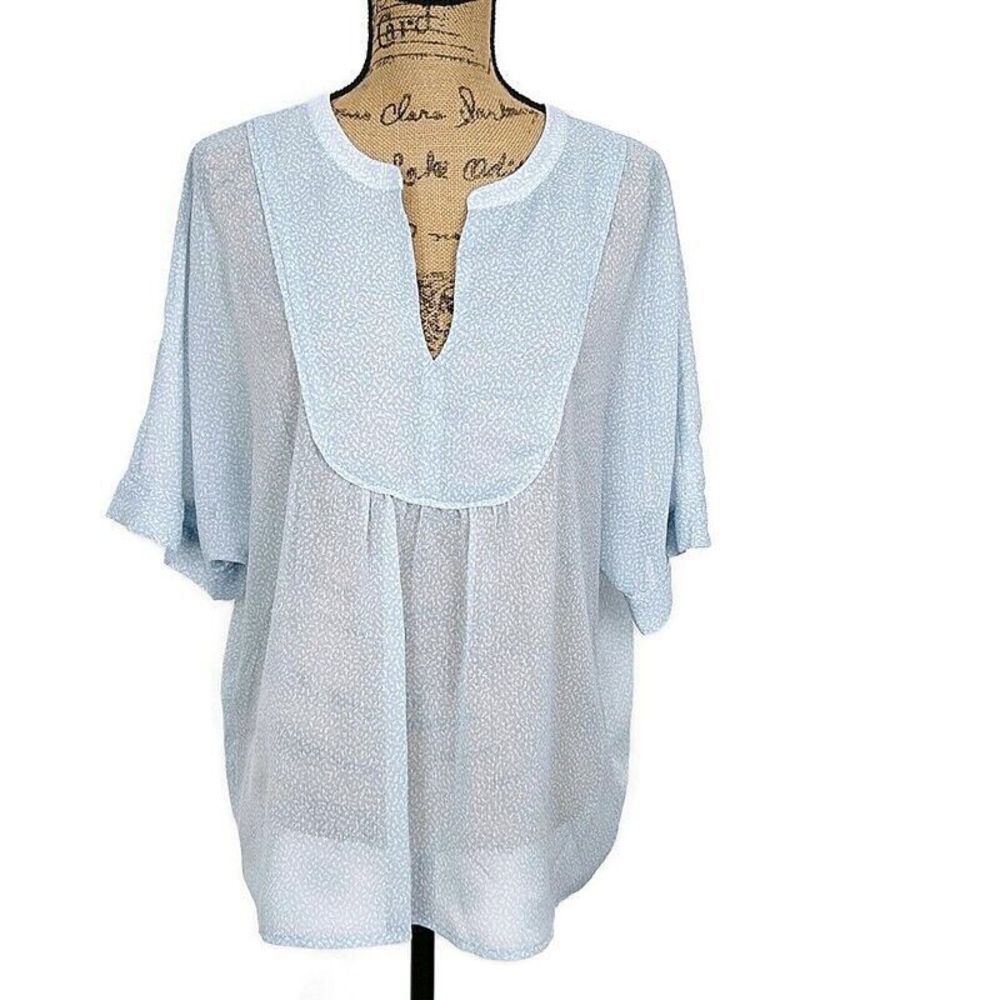 Two by Vince Camuto Womens sz M Top Blue Abstract Sheer VNeck‎ 3/4 Sleeve Blouse